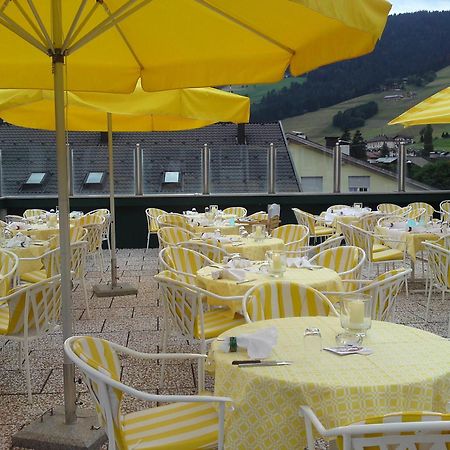 Hotel Cavallino Bianco - Weisses Roessl San Candido Zewnętrze zdjęcie