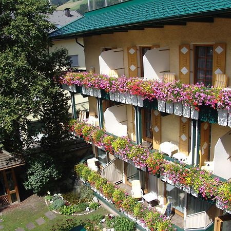 Hotel Cavallino Bianco - Weisses Roessl San Candido Zewnętrze zdjęcie