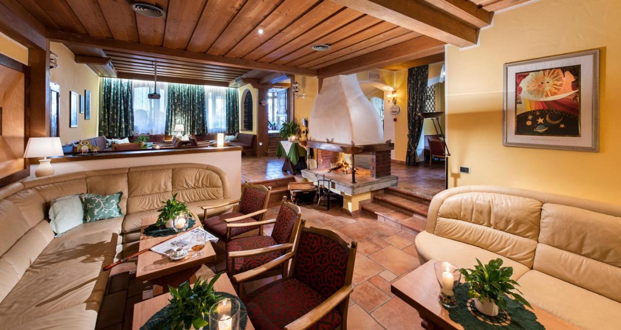 Hotel Cavallino Bianco - Weisses Roessl San Candido Zewnętrze zdjęcie