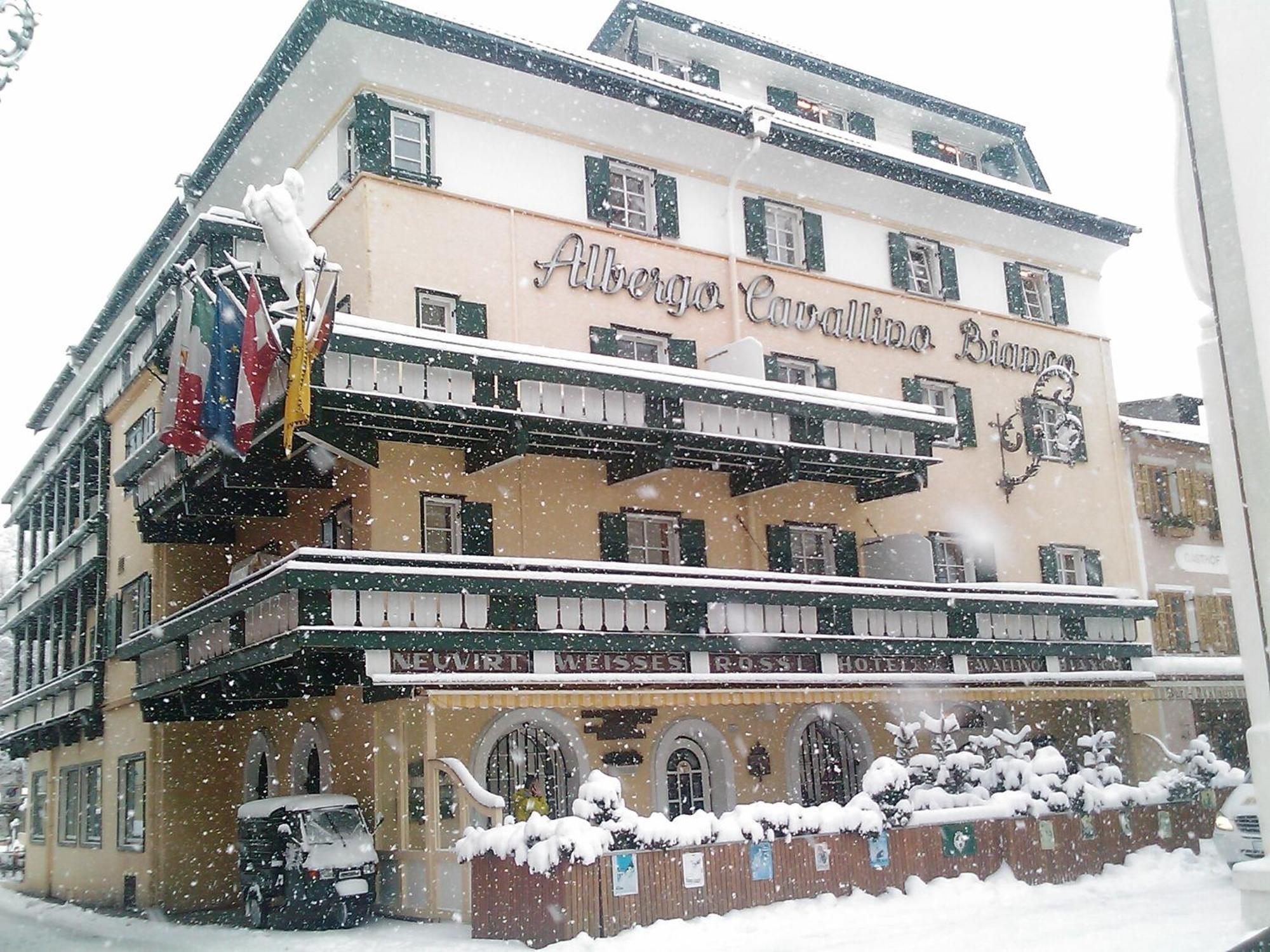 Hotel Cavallino Bianco - Weisses Roessl San Candido Zewnętrze zdjęcie